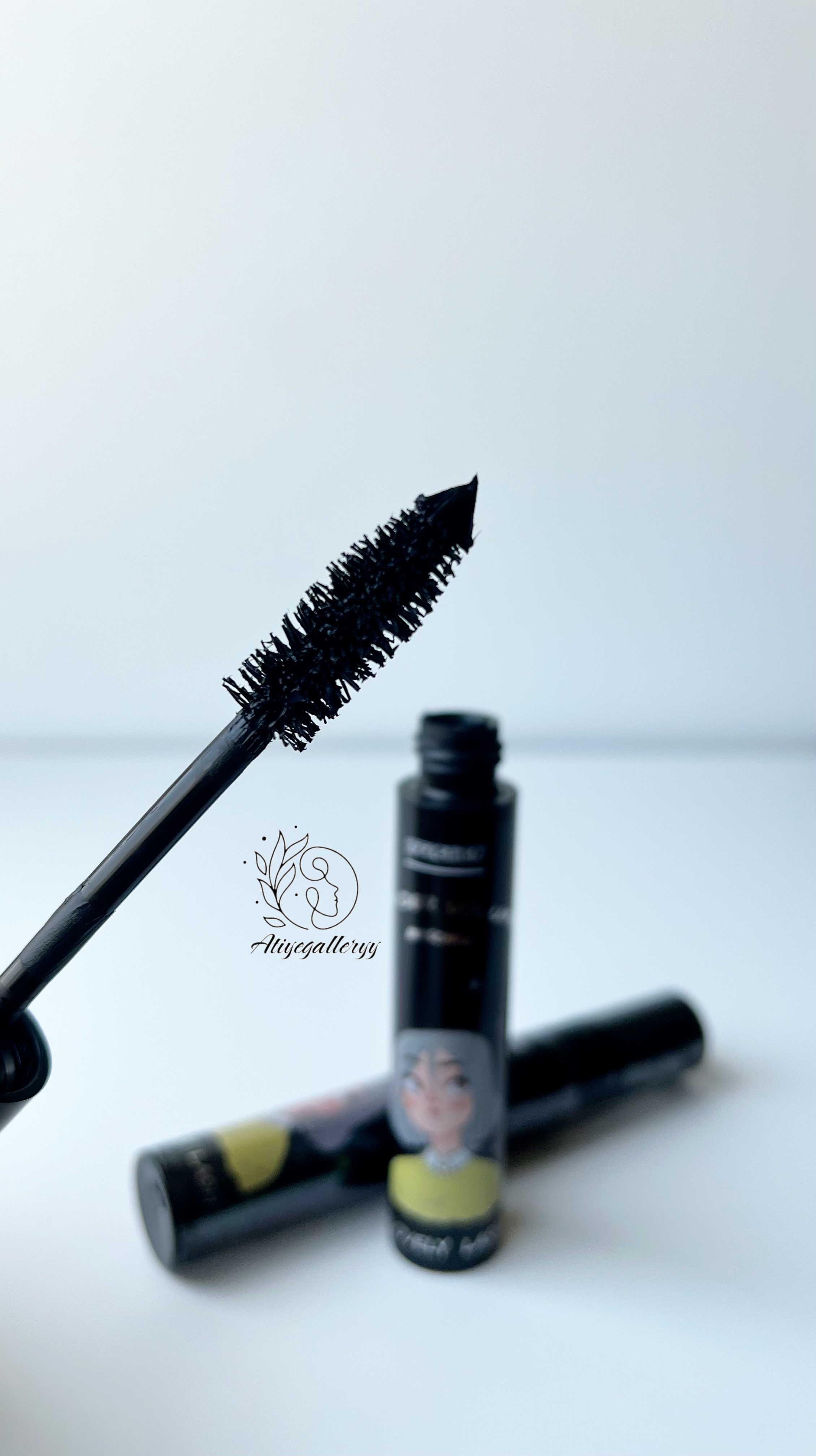 ریمل Affection برای پرپشت و بلند نشان دادن مژهها